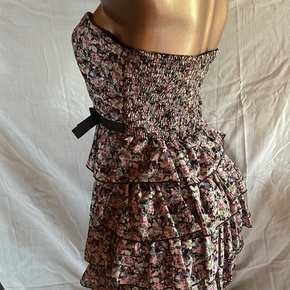 Cute Floral Layered Ruffle Dress - Picture 6 of 11
